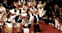 Gruppi folkloristici in piazzetta